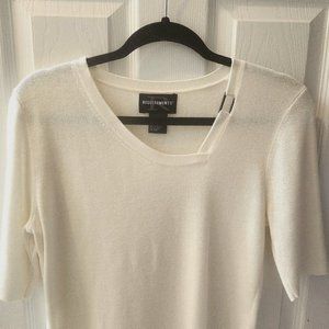 Requirements Women's white sweater, Size M